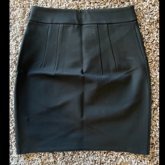 Super cute Express Mini Skirt - Picture 2 of 5